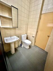 Prince Of Wales Road (D10), Semi-Detached #569557061